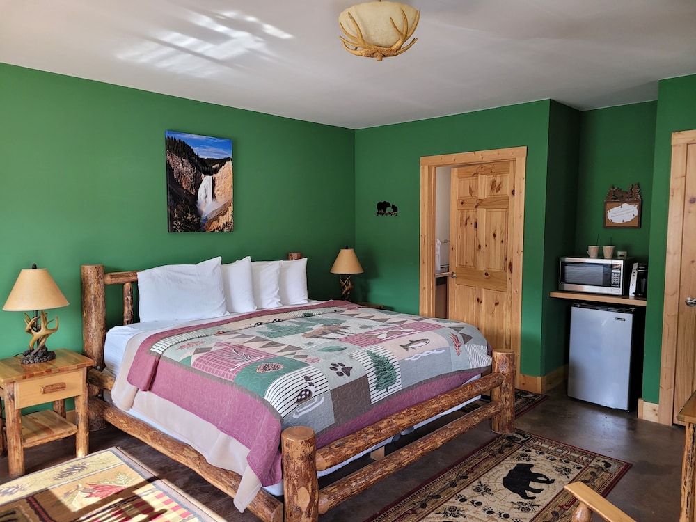 Room, Private Bathroom (Gallatin View Room) photo 1