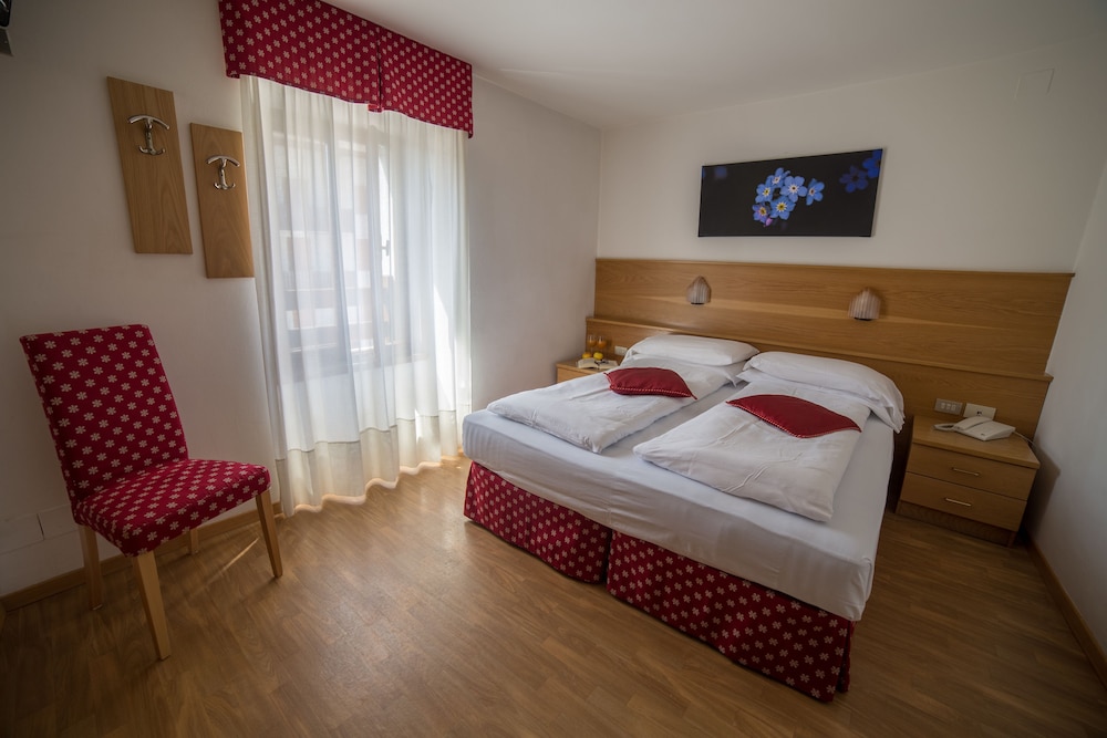 Double or Twin Room photo 2