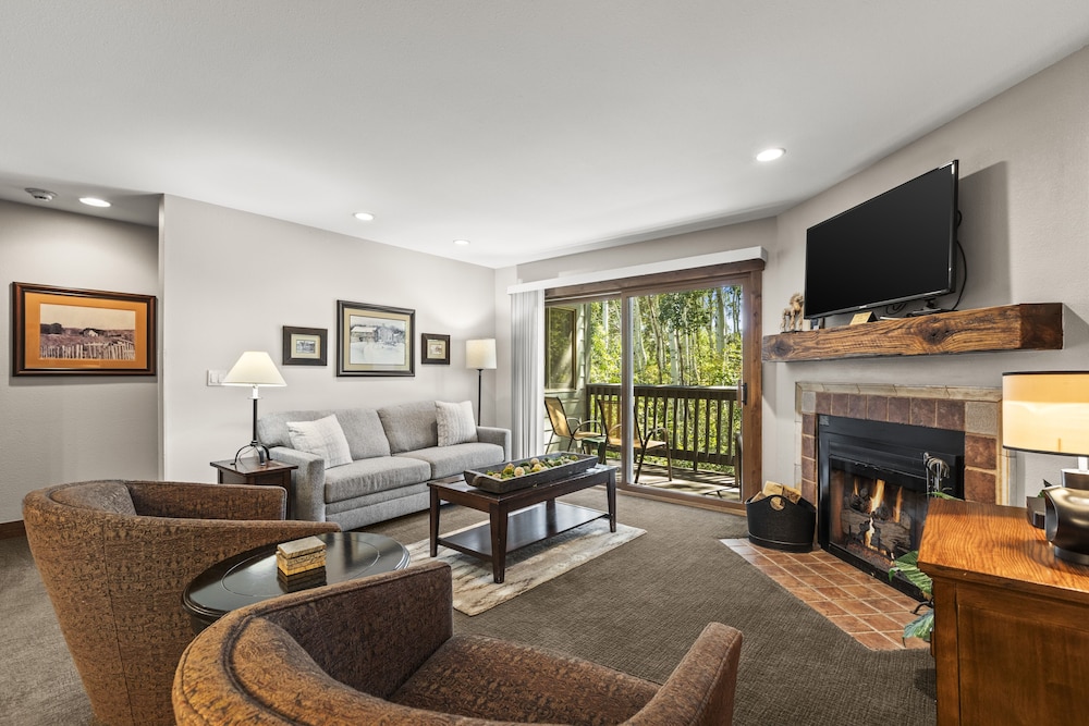 Condo, 2 Bedrooms