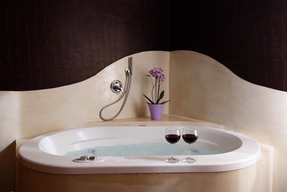 Superior Triple Room, Jetted Tub, Ocean View - Photo 6