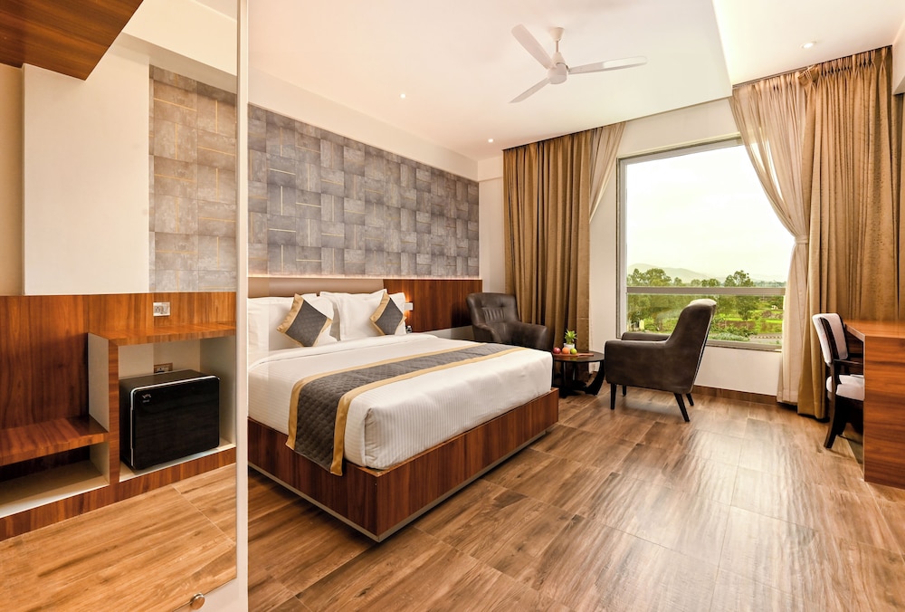 Executive Room - Photo 1