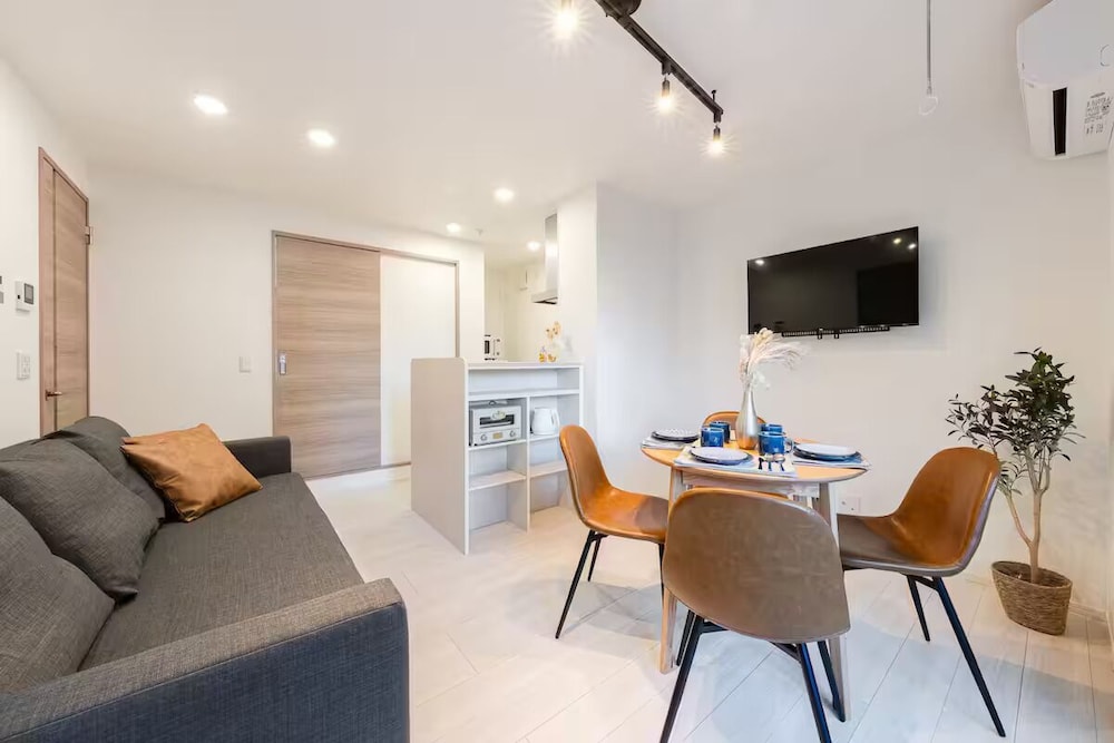 Basic Apartment, City View