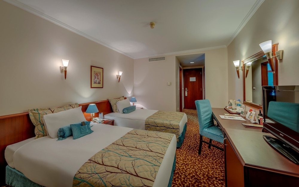 Standard Room, 3 Twin Beds, Balcony