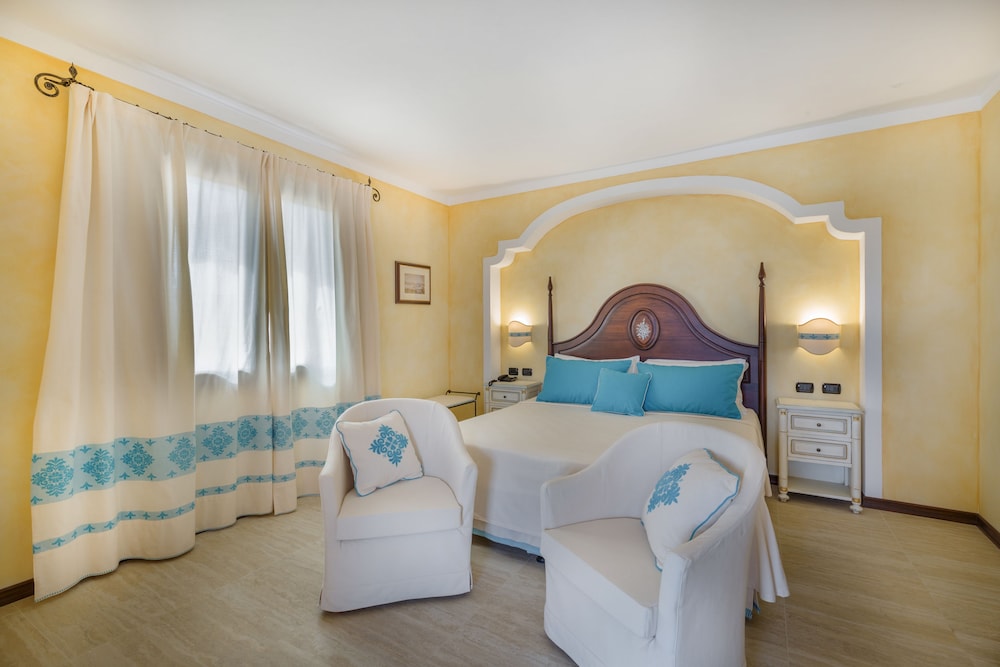 Junior Suite, 1 Double Bed, Harbor View, Oceanfront photo 2
