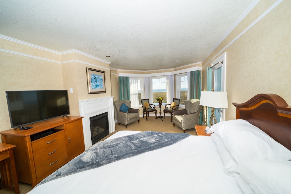 Oceanfront King With Balcony - Photo 4