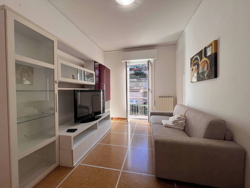 Apartment, 1 Bedroom, Balcony, Hill View