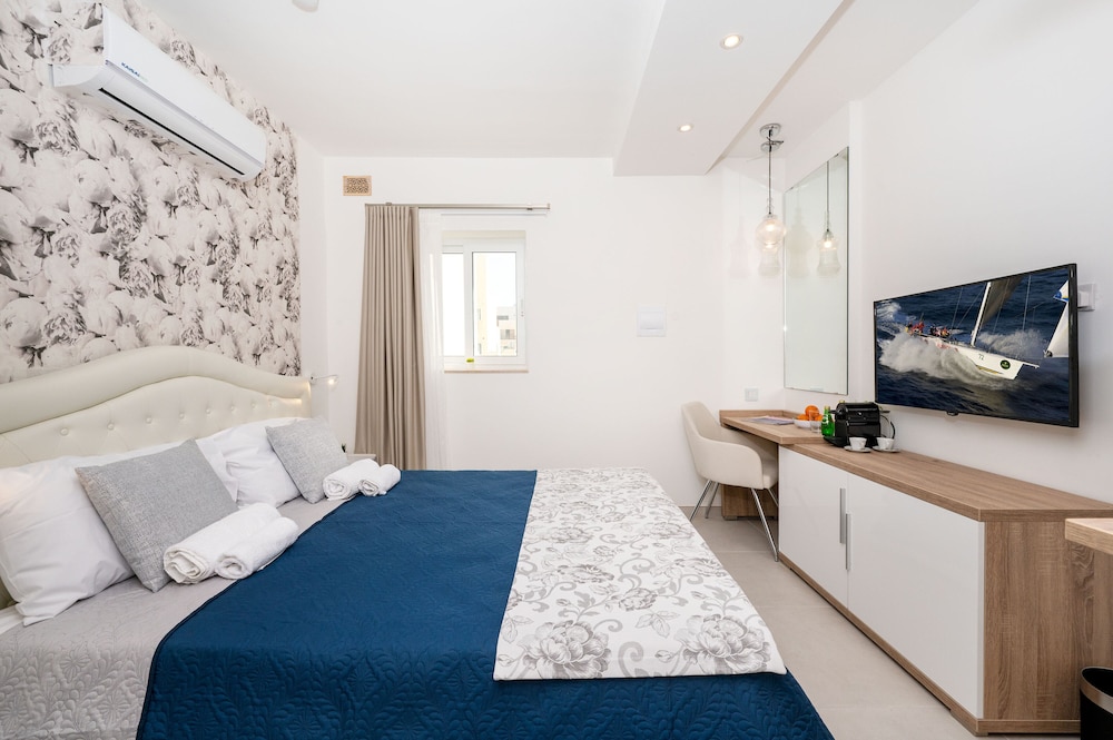 Standard Double Room, 1 Queen Bed