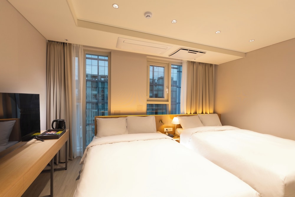 Family Twin Room