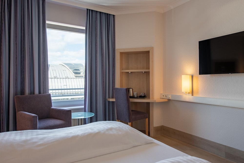 Business Room, City View - Photo 3