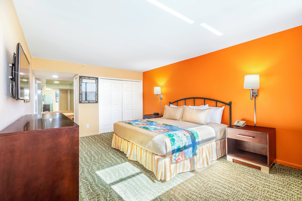 2 Bedroom Suite with Washer and Dryer - Photo 4