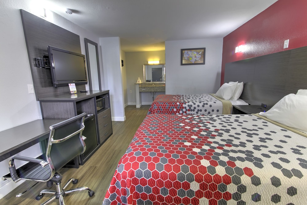 Standard Double Room, 2 Double Beds, Non Smoking - Photo 3