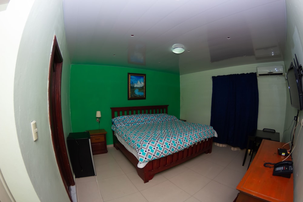 Standard Quadruple Room, Multiple Beds photo 2