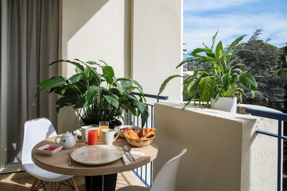 Deluxe Room with Terrace - renovated photo 3