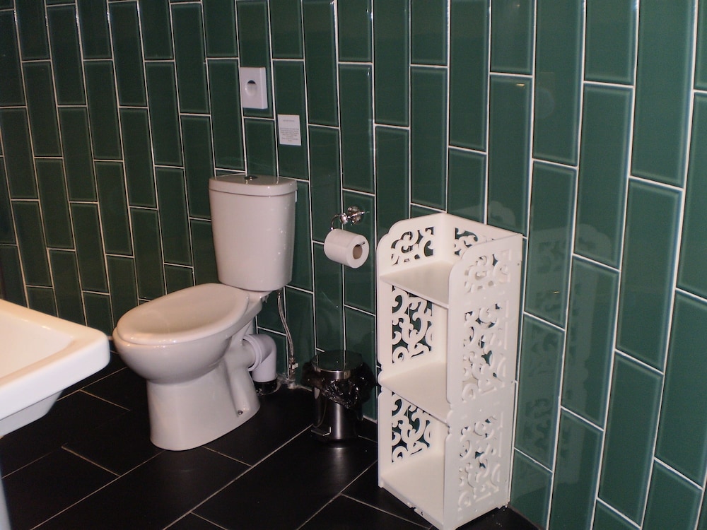 Standard Double Room, Ensuite, Courtyard View (Tysilio - Rose Room ) photo 3