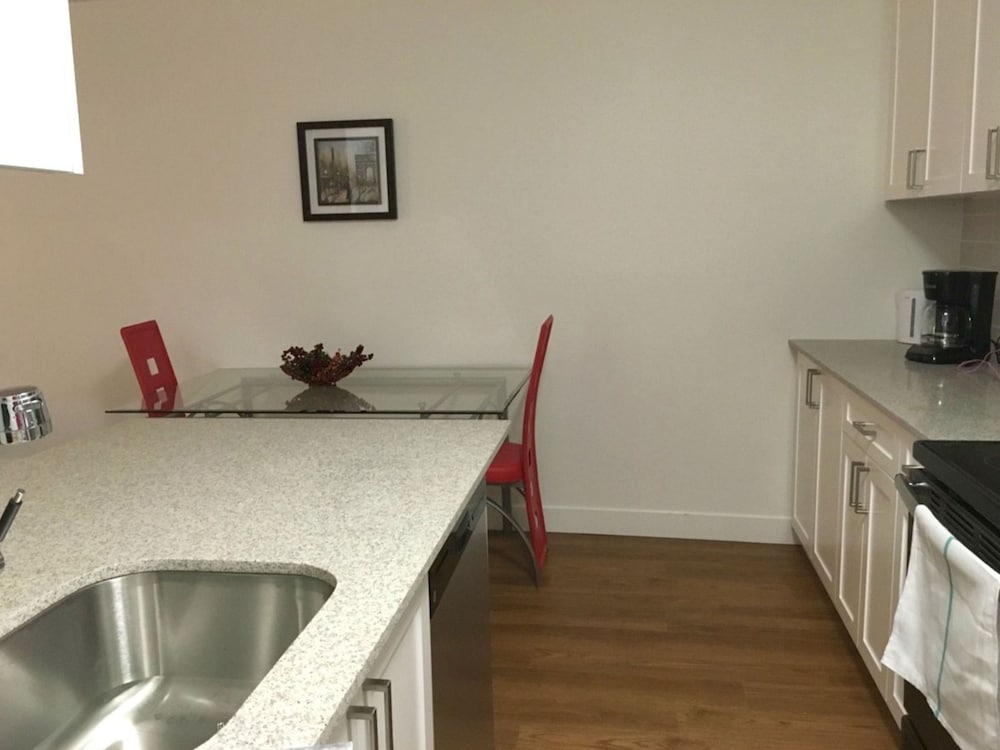 Suite, 1 Bedroom photo 2