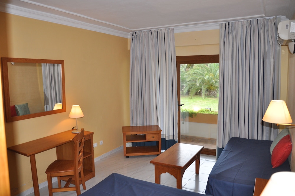 Triple Room, Garden View - Photo 13