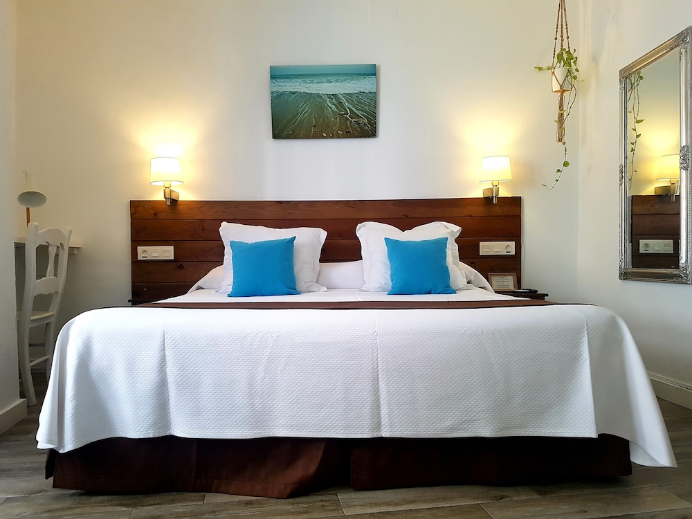 Double or Twin Room, 1 Double or 2 Twin Beds, Accessible (1)