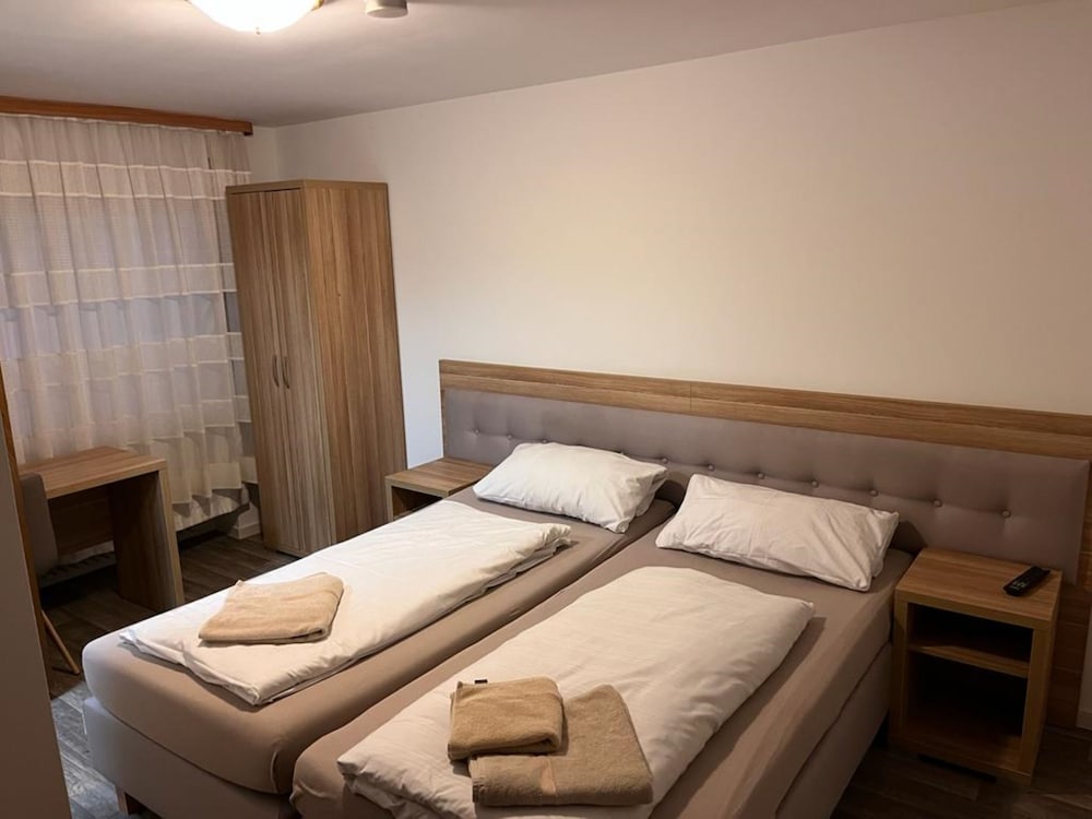Double Room - Photo 1