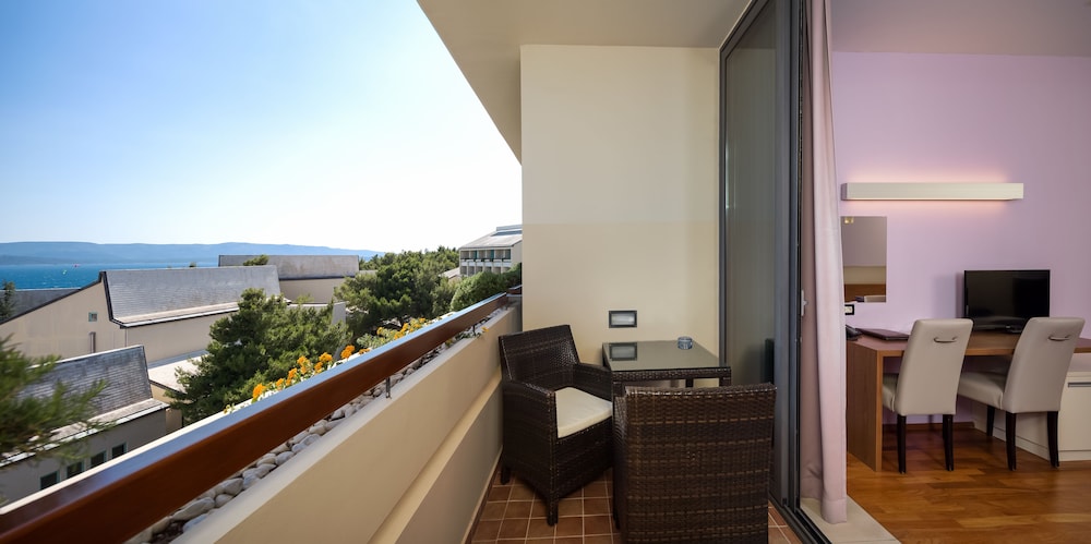 Junior Double Room, Balcony, Sea View (4****) photo 2