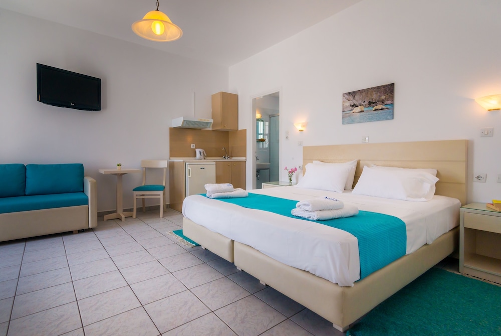 Standard Triple Room photo 2