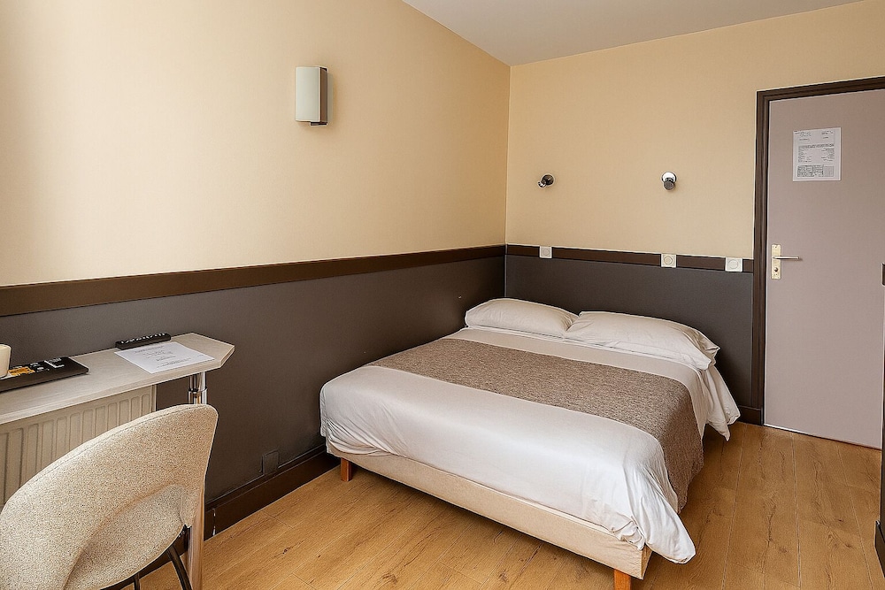 Economy Double Room photo 3