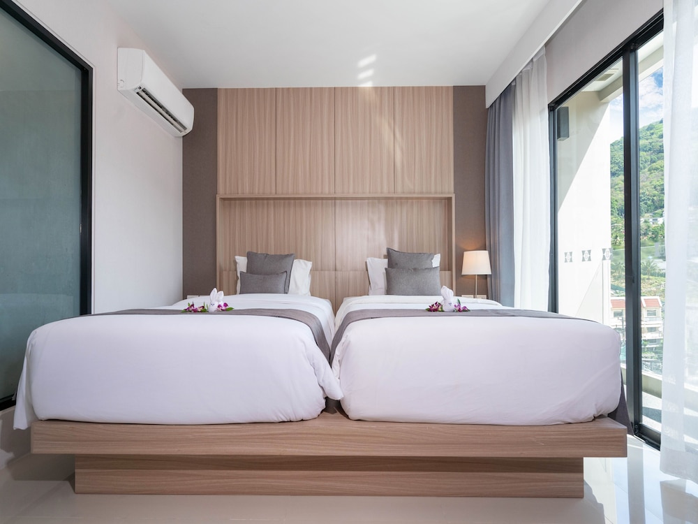 Grand Deluxe Room - Photo 10