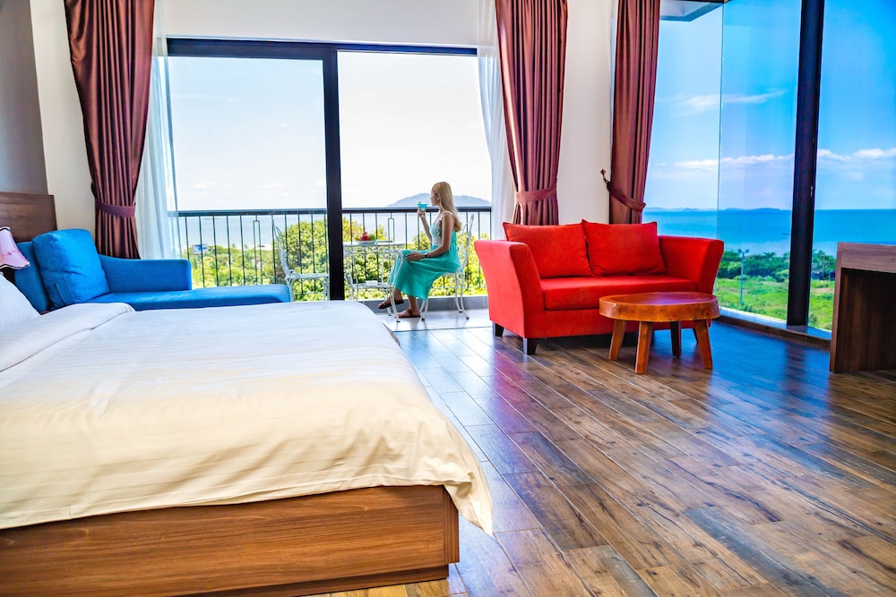 The Bay Suite photo 1