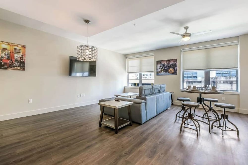 Romantic Condo, 1 Queen Bed with Sofa bed