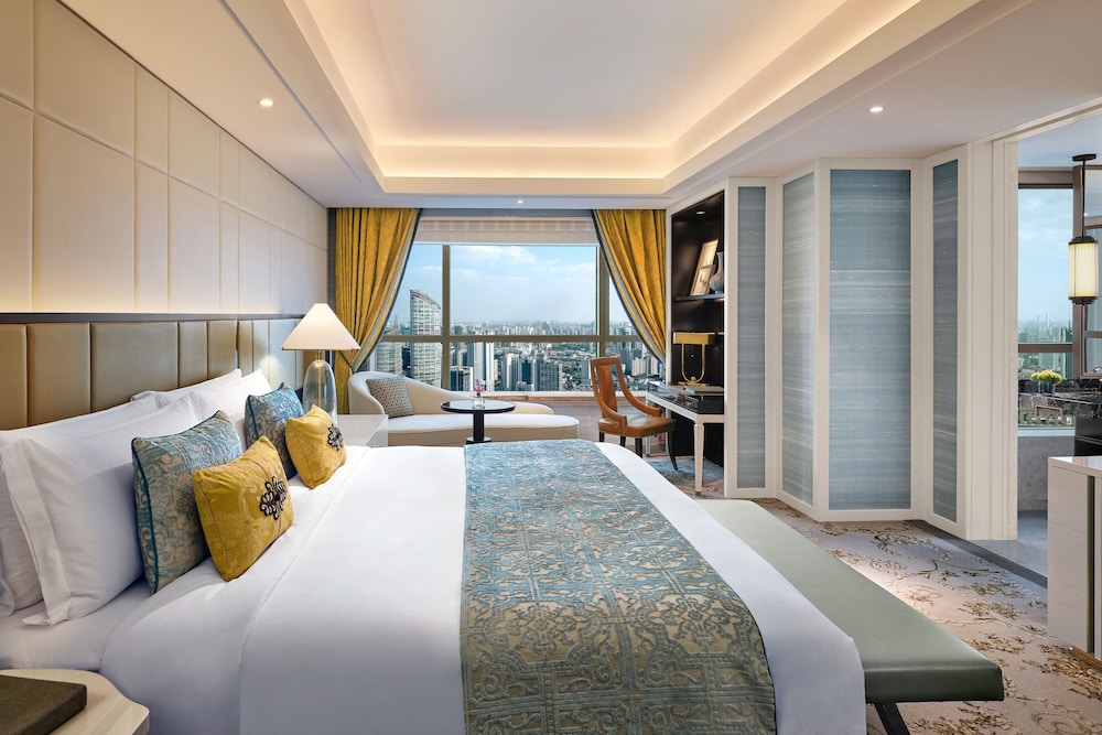 Premier Room, 1 King Bed, City View (Premier) photo 1