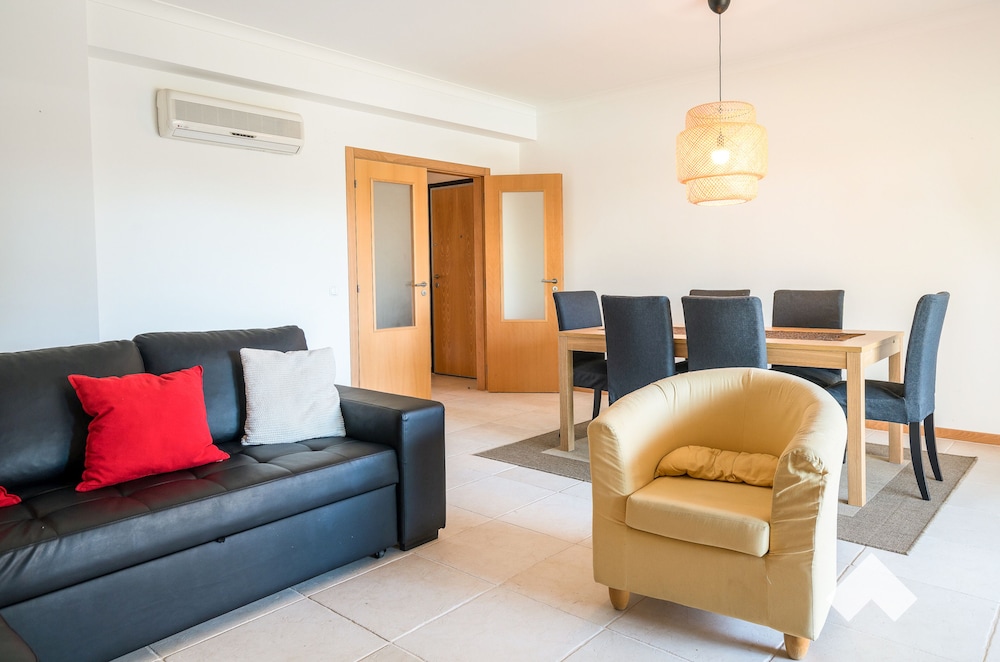Family Apartment, 3 Bedrooms, Terrace photo 3