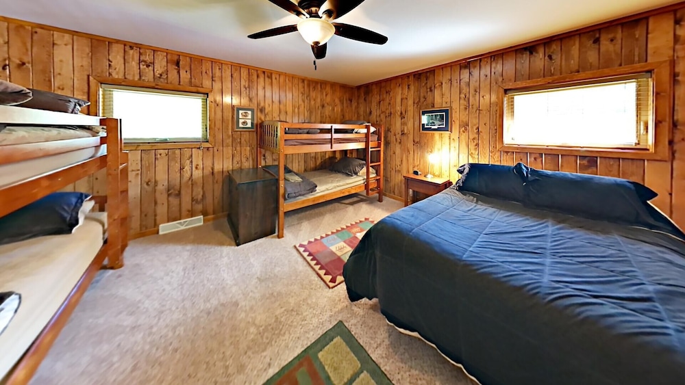 Cabin, Multiple Beds, Kitchen photo 3