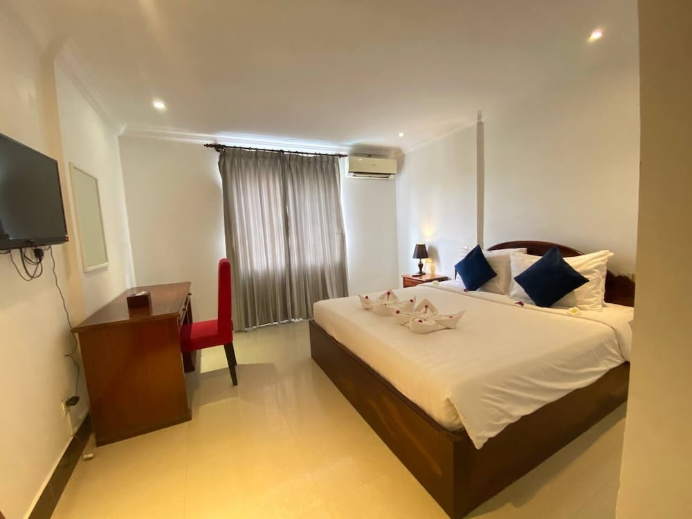 Deluxe Double Room, Pool View - Photo 8