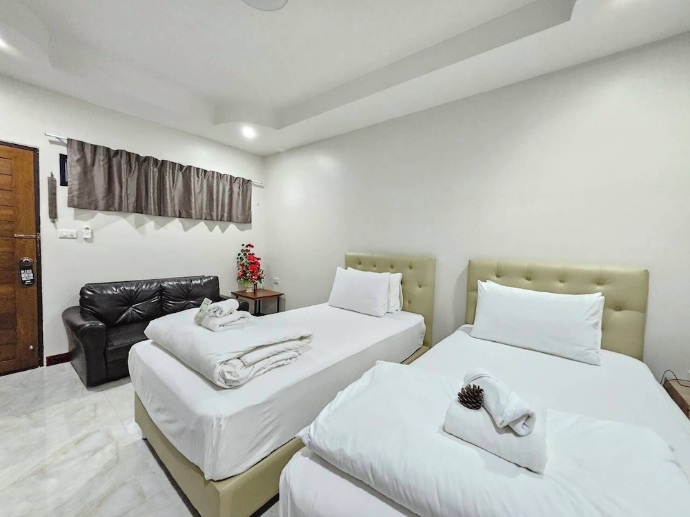 Standard Twin Room - Photo 6