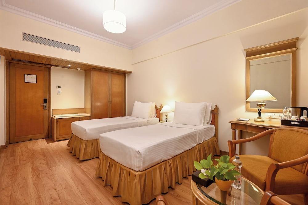 Deluxe Room + Buffet Breakfast + 20% on Food and Soft beverages + Wi-Fi - Photo 3