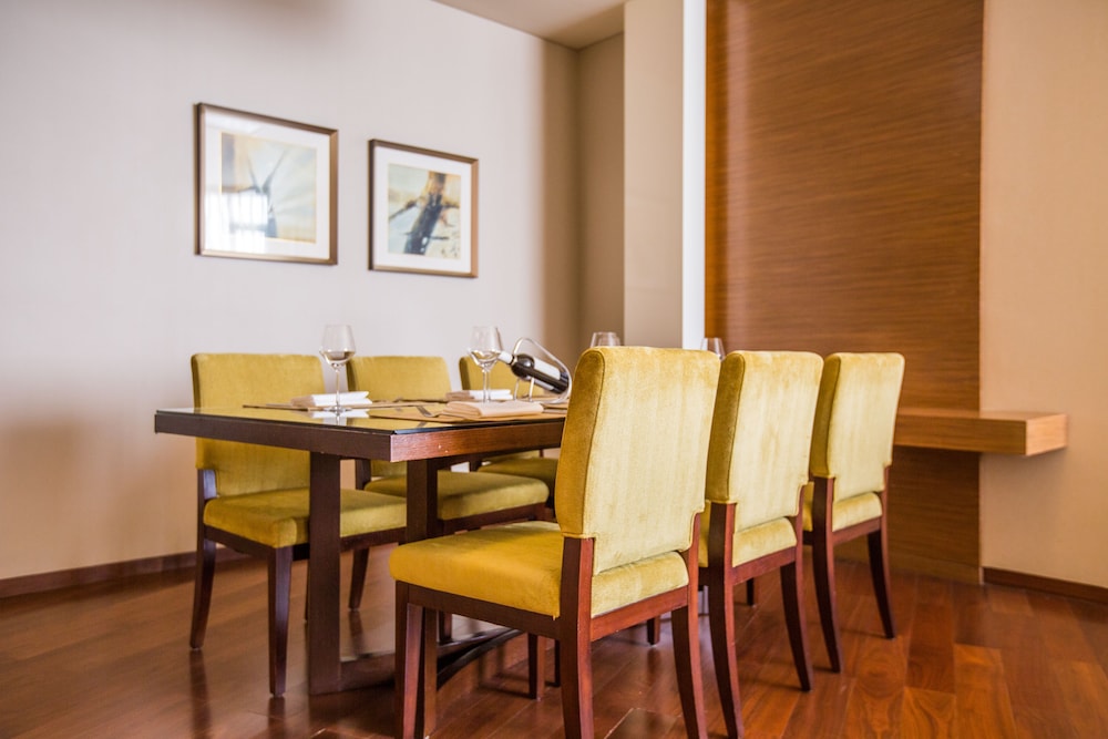 Apartment, 2 Bedrooms, City View - Photo 5