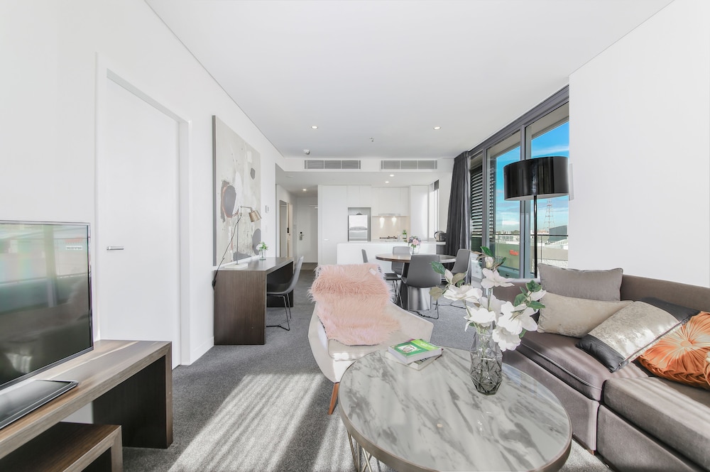 Luxury Apartment, 2 Bedrooms, 2 Bathrooms, City View photo 2
