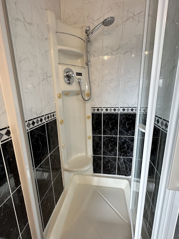 Traditional Double Room, 1 King Bed, Ensuite photo 3