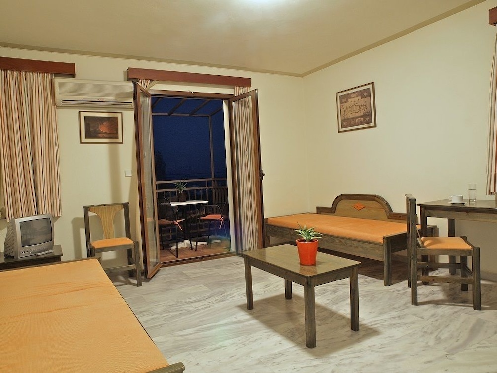 Family Apartment photo 2
