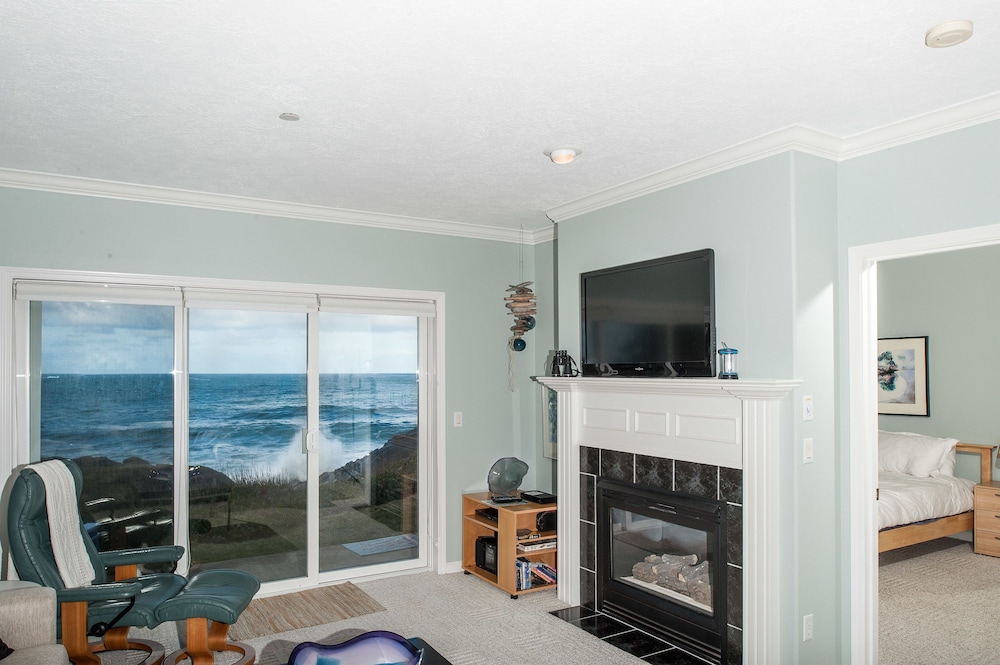 Condo, 1 Bedroom, 2 Bathrooms, Ocean View (Sea for Two) photo 3