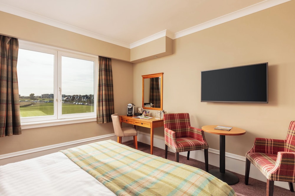 Superior Double Room Single Use, Golf View - Photo 3