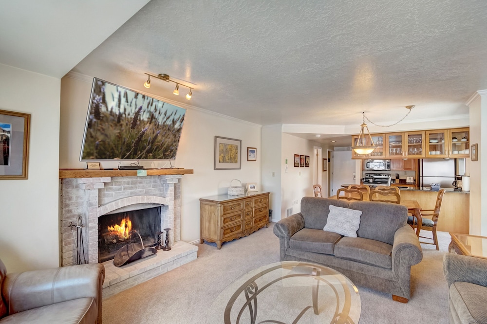 1 Bedroom Condominium - Photo 1