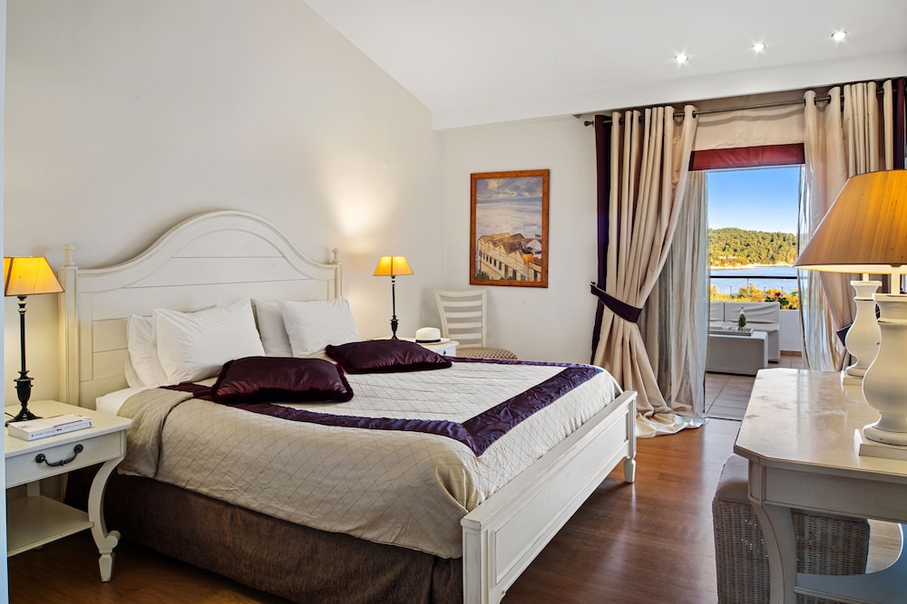 Deluxe Suite - Photo 5