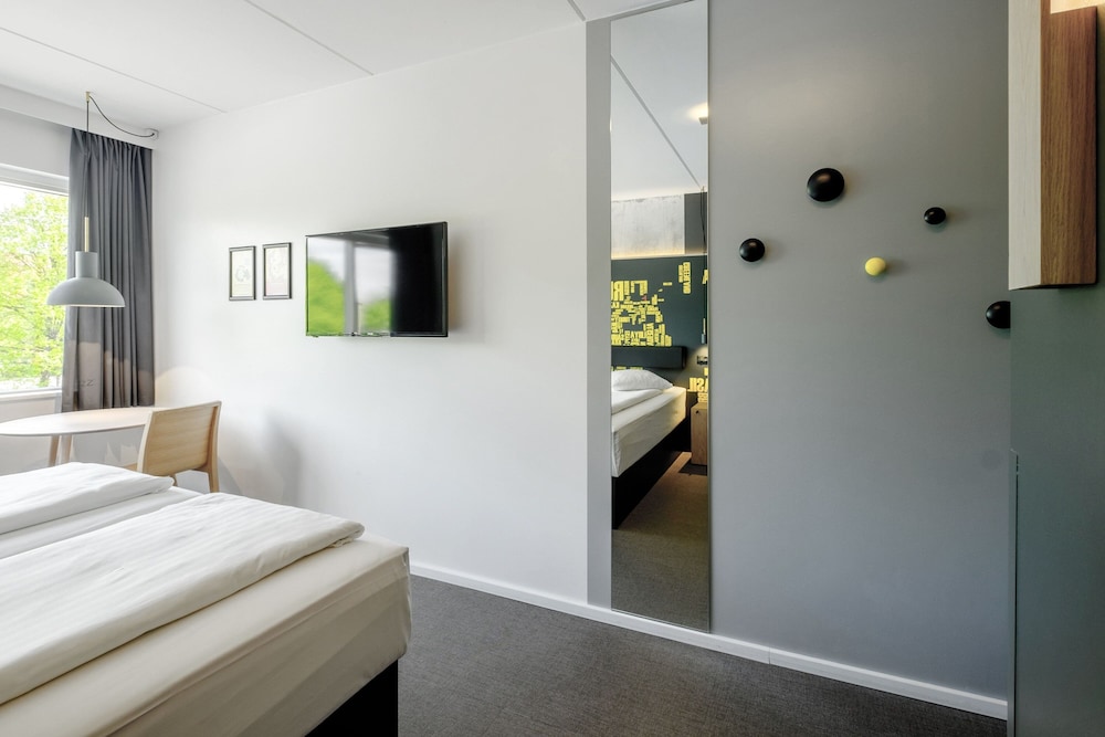 Standard Twin Room, 2 Twin Beds - Photo 2
