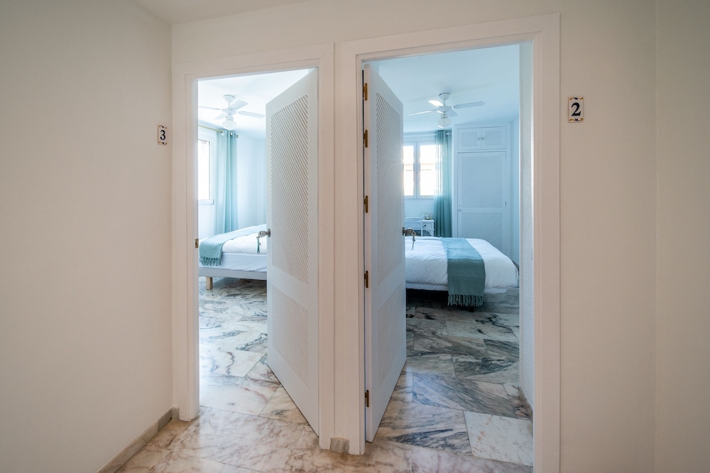 Deluxe Room - Photo 7