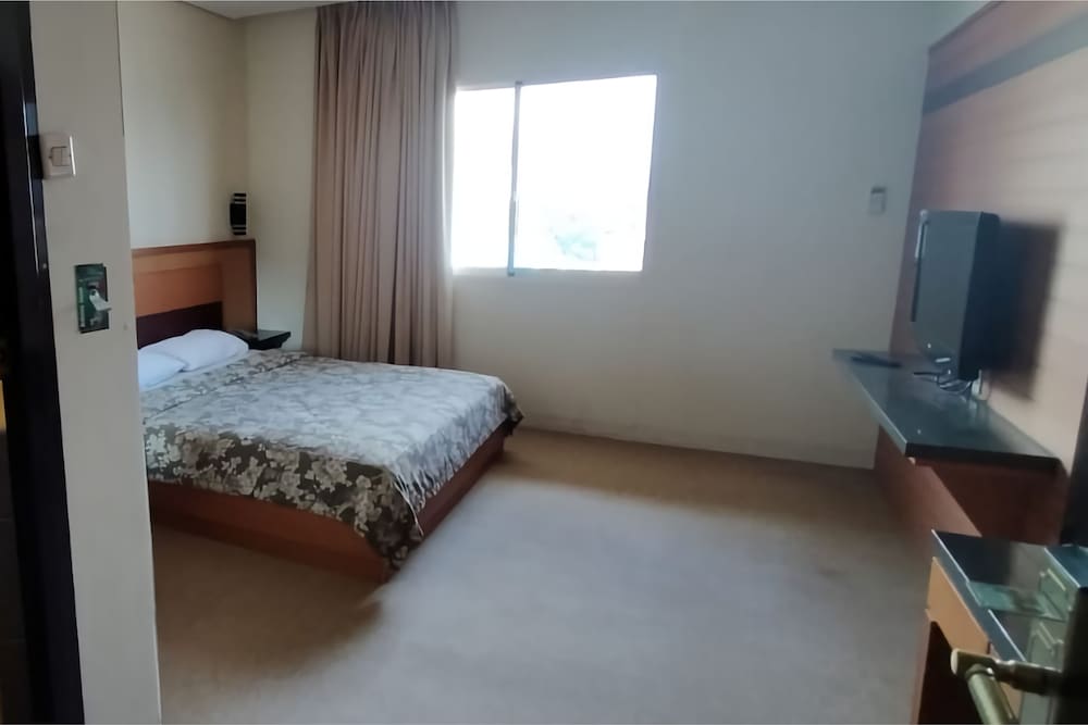 Deluxe Room Only (New) photo 2