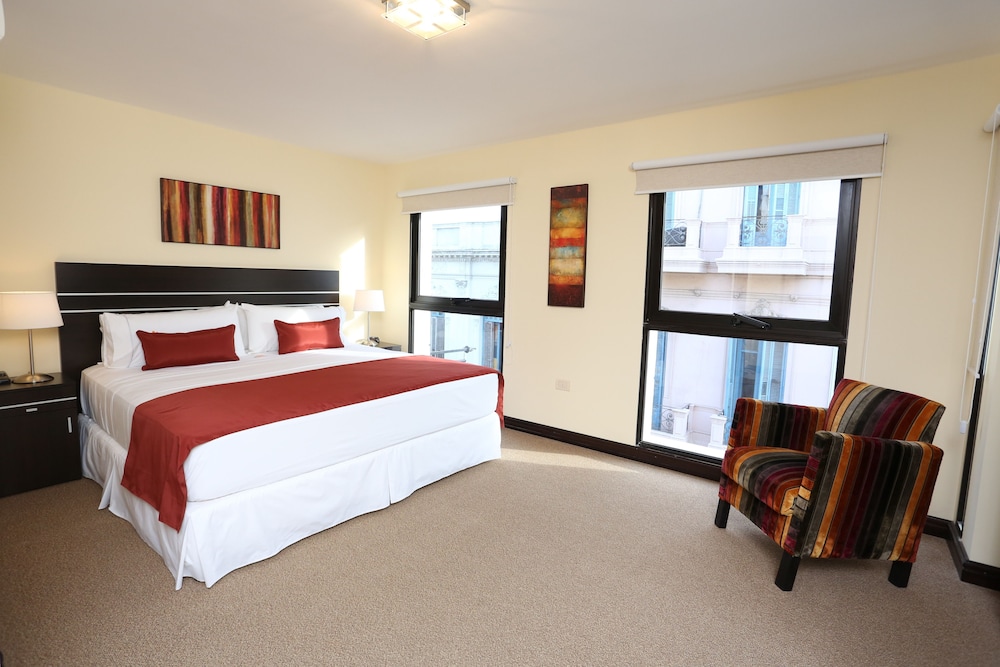 Superior Room, 1 King Bed photo 1