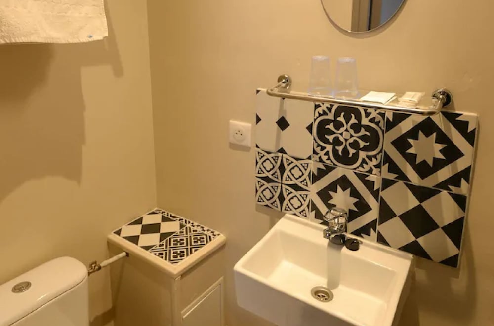 Single Room (douche et toilettes sur palier) photo 2