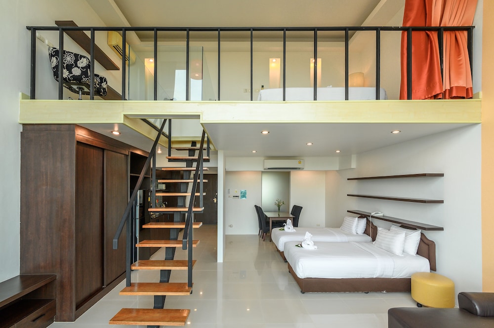 Family Studio, Multiple Beds, City View photo 3