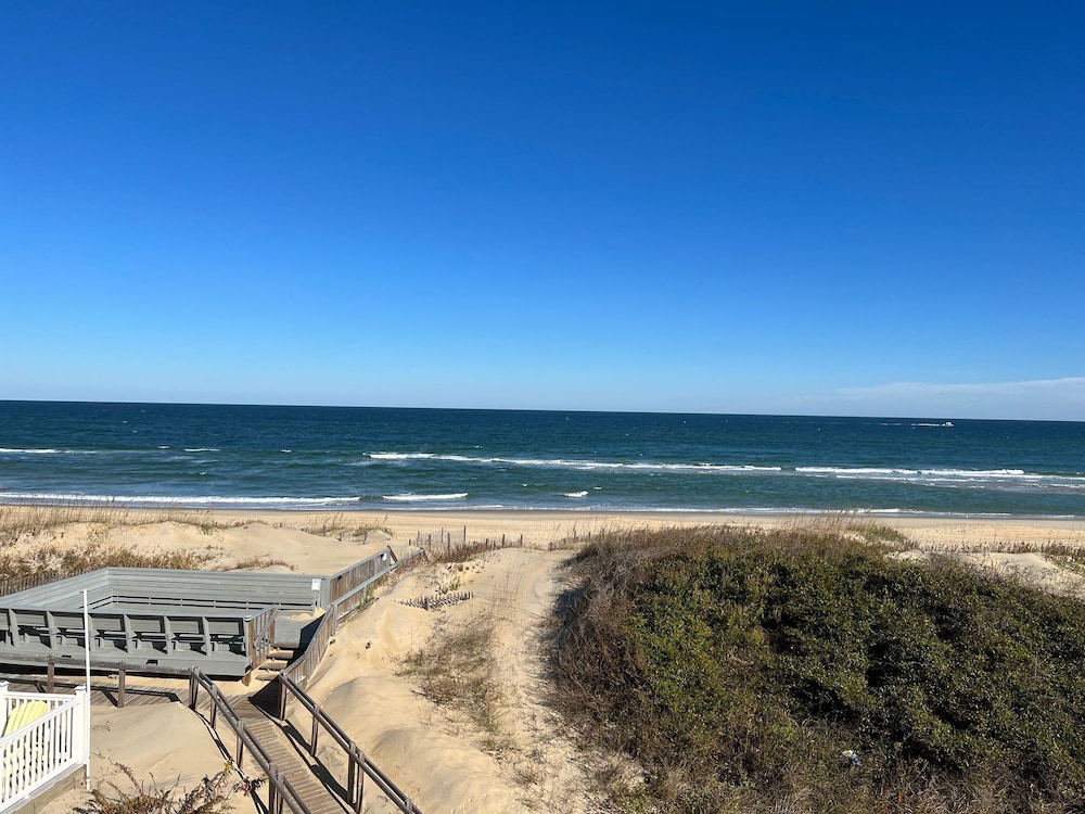 Direct Ocean Front Condo (No elevator)