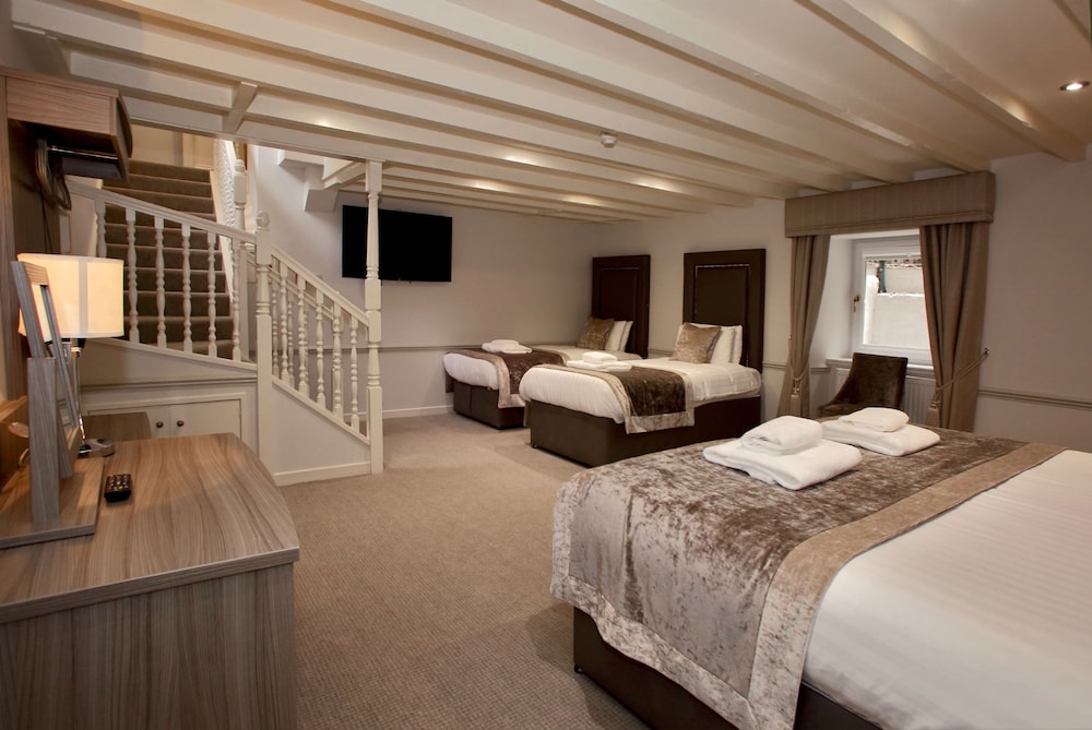 Family Room, 2 Double Beds, Non Smoking photo 3